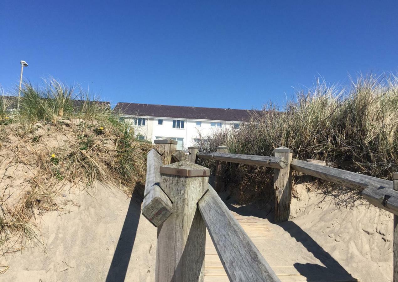 Stunning Beach Front House - Sleeps 6 Пуллгелі Екстер'єр фото
